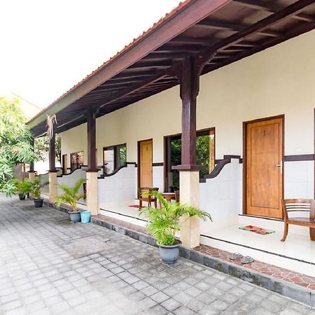 Arik Homestay Canggu Esterno foto