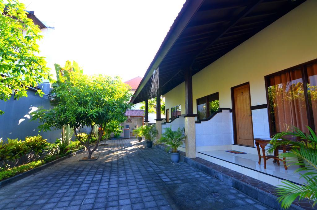Arik Homestay Canggu Esterno foto